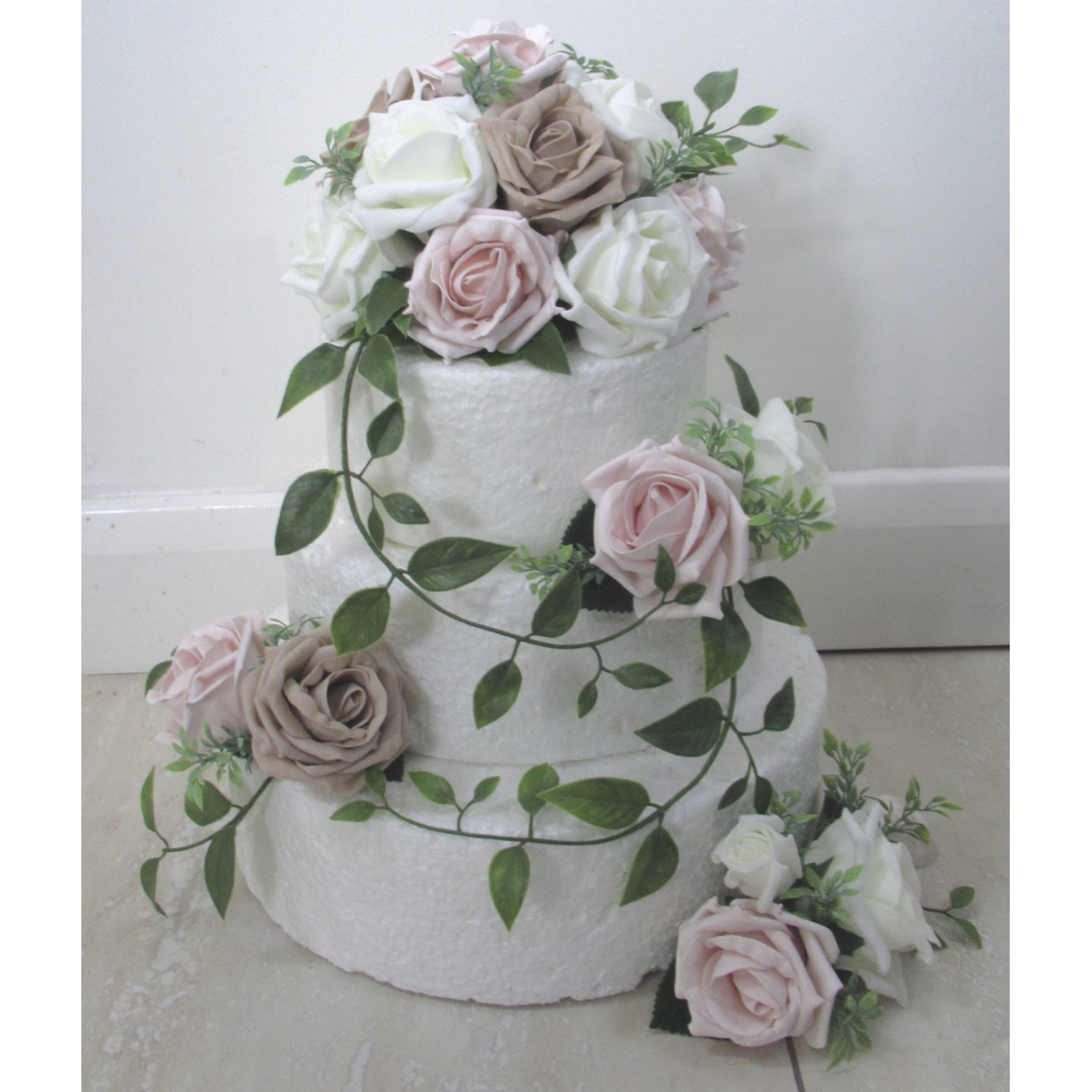 Stunning Woodland Themed Cake Flowers